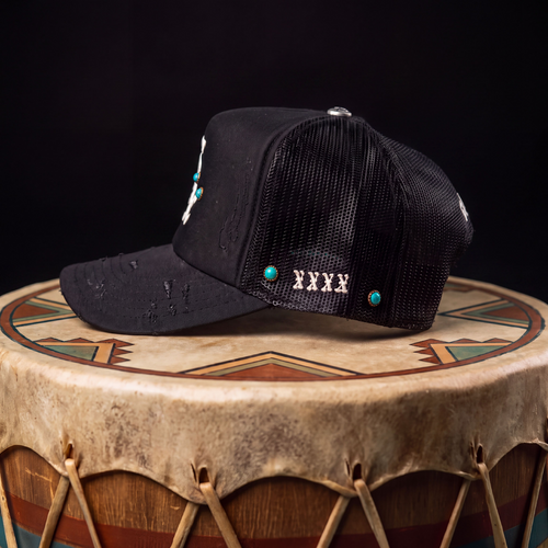 FOUR DIRECTIONS ARROW-S TRUCKER — DISTRESSED BLACK