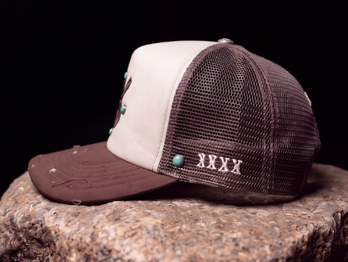 FOUR DIRECTIONS ARROW-S  TRUCKER — DISTRESSED BONE/CHOCOLATE/BLACK S