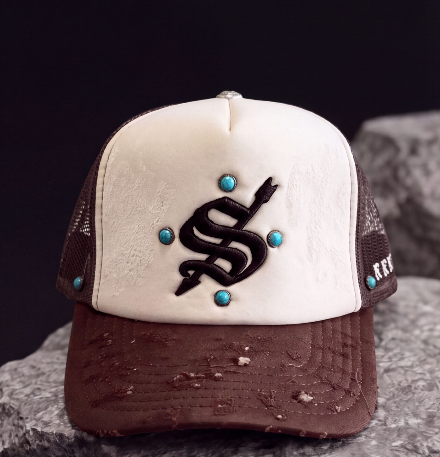 FOUR DIRECTIONS ARROW-S  TRUCKER — DISTRESSED BONE/CHOCOLATE/BLACK S