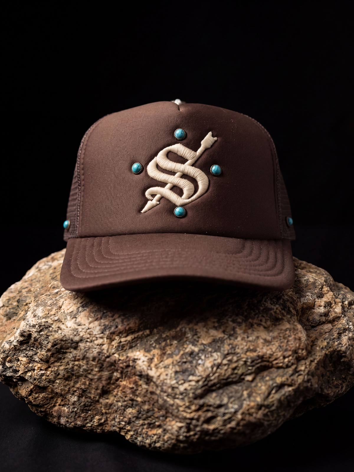 FOUR DIRECTIONS ARROW-S TRUCKER — CHOCOLATE